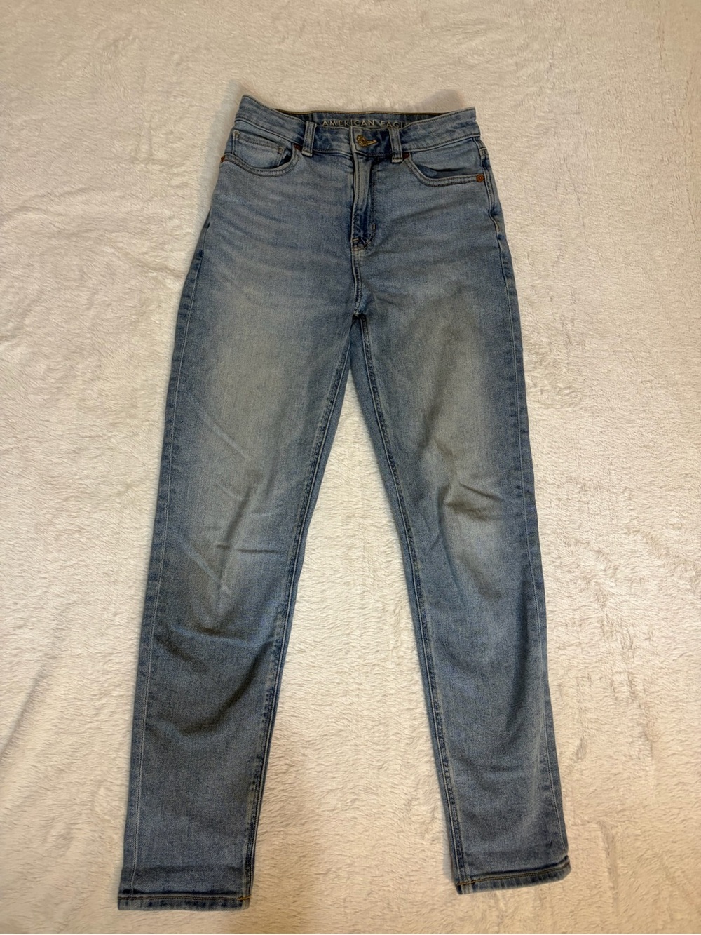 American Eagle Outfitters High-Rise Light Blue Mom Straight Jeans